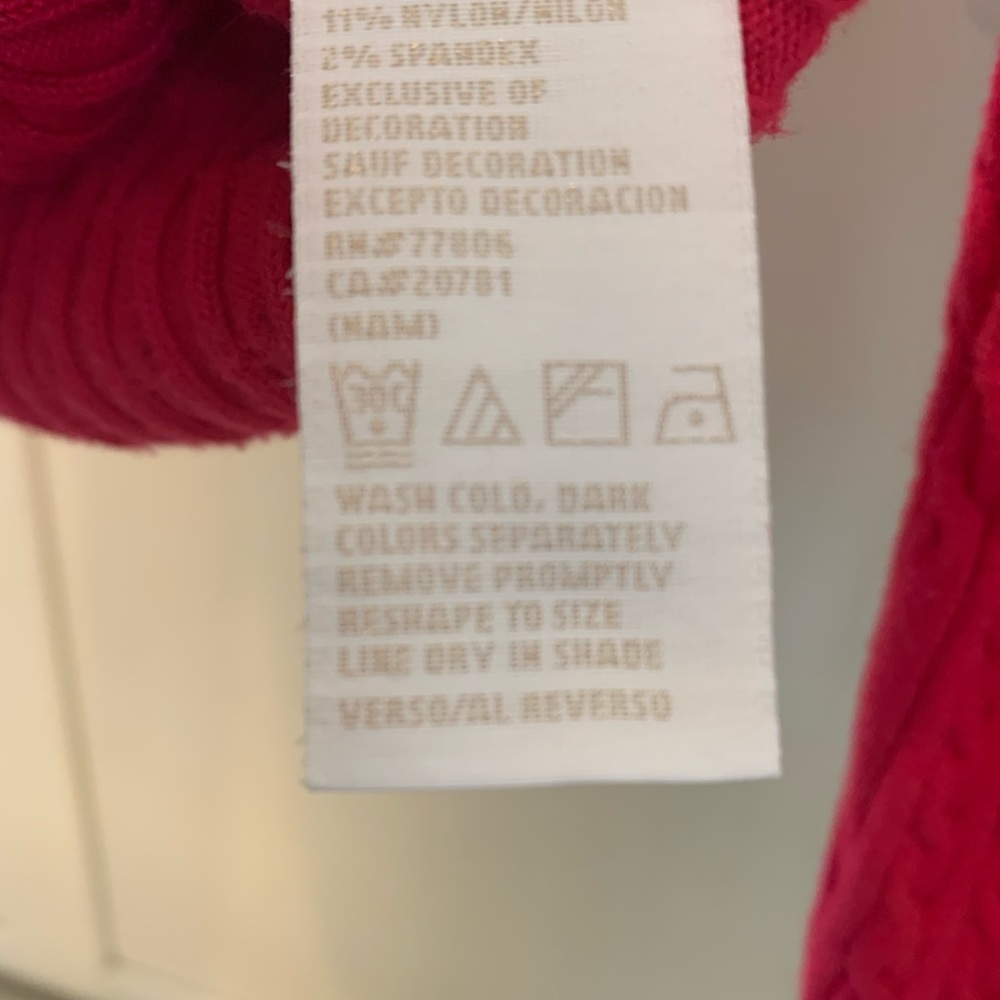 Tommy Hilfiger Women’s mostly cotton, cable knit, magenta V-neck sweater. Size S - Picture 6 of 10